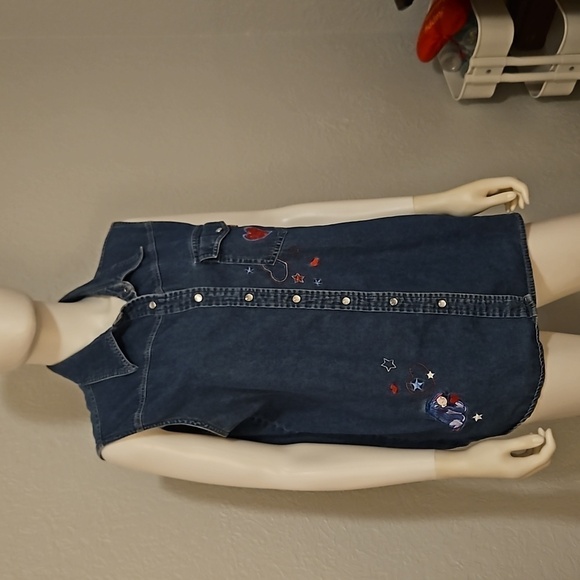 VTG DISNEY Eeyore Heart Patchwork Denim Chambray Snap Button Sleeveless Shirt - Picture 2 of 10